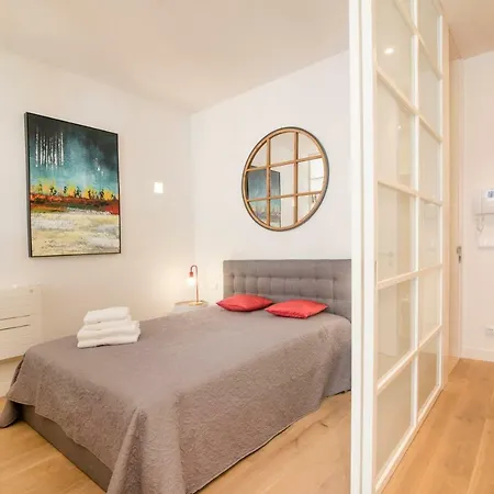 Apartment Rouge In The Heart